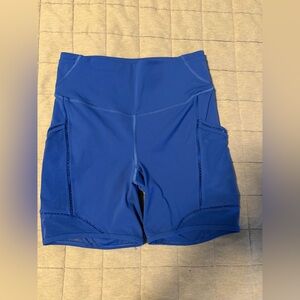 Lululemon - Fast and Free 6” Lace Trim Shorts - Size 8